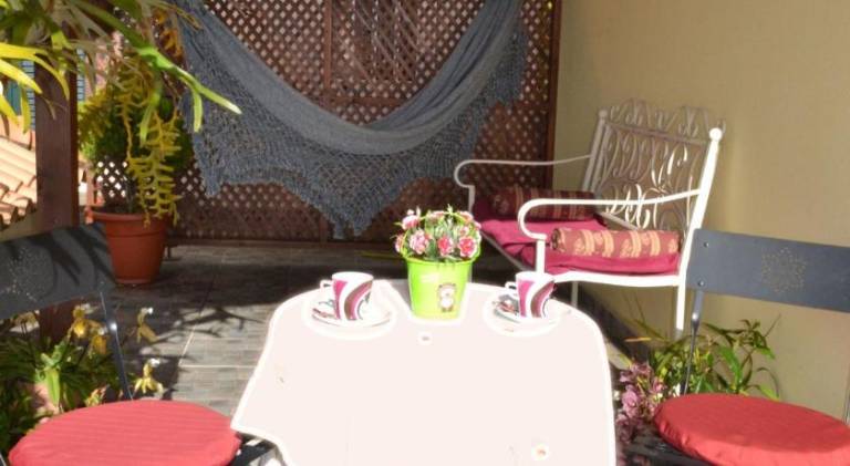 Charming rental apartment with terrace & barbeque | Close to Madeira Botanical Garden | Pets are welcome — photo 5
