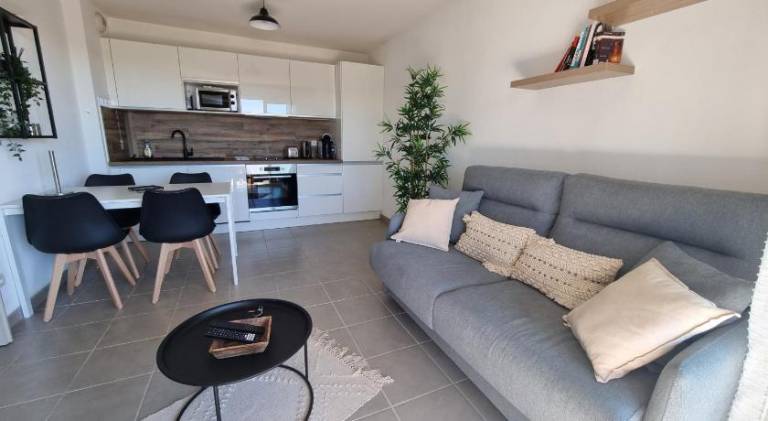 L'Appartement Ensoleille, WIFI-Clim-Gare-Terrasse — photo 2