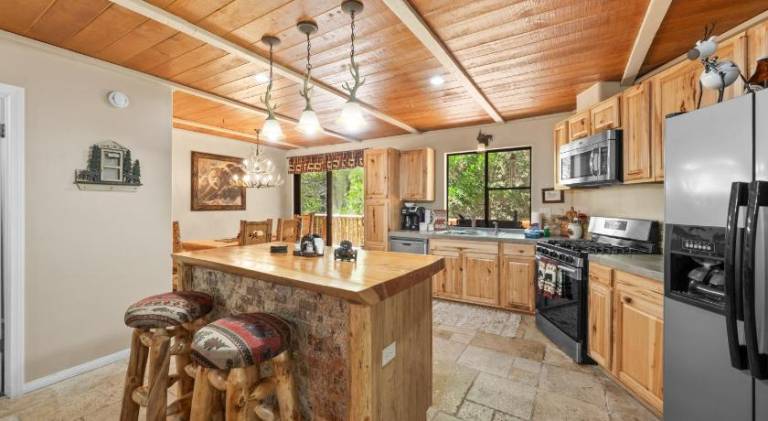 Vacation home with hot tub, terrace & barbeque — photo 2