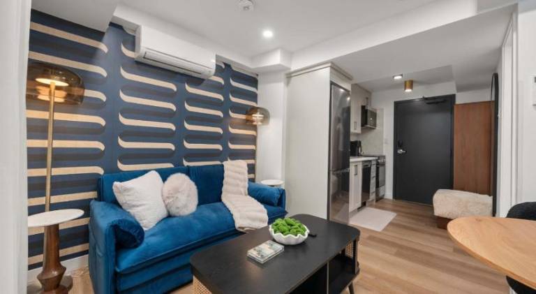 Casa Hotels McCaul Central New Basement Suite