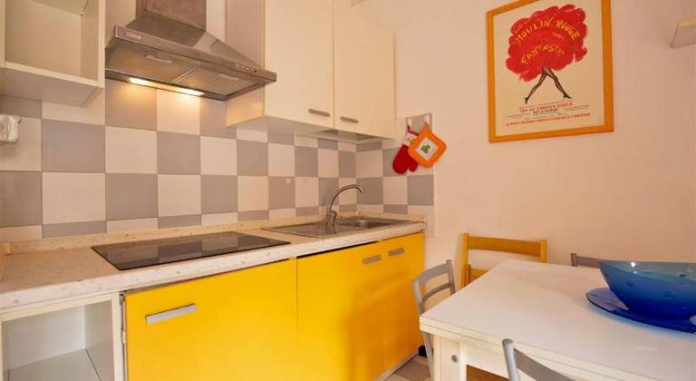 Holiday apartment with 1 room for 3 persons — photo 4