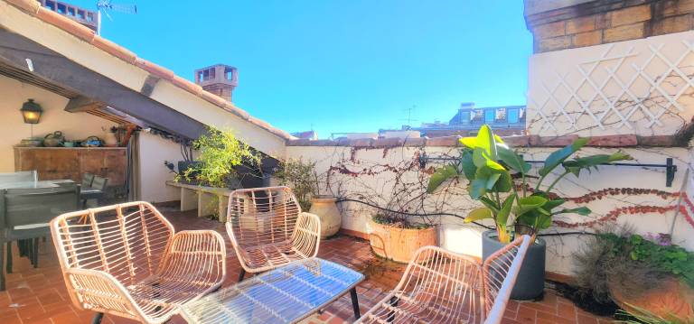 Apartment with garden & patio in Cannes