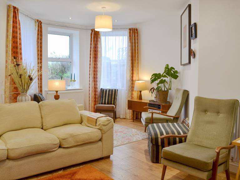 Family-oriented pleasant cottage with yard & BBQ | River view | Close to the beach | Pets are welcome — photo 5