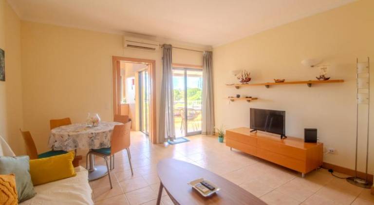 Fully equipped rental apartment with terrace | Next to the beach | Pet-friendly — photo 2
