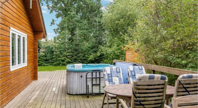 House with sauna, jacuzzi & pool | Dogs allowed — photo 3