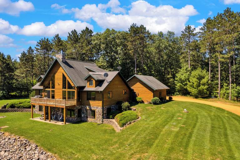 Cabin  Lemonweir