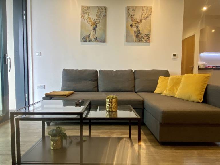 Apartment Sutton
