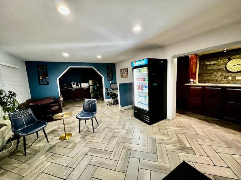 Ozark Inn and Suites — photo 3