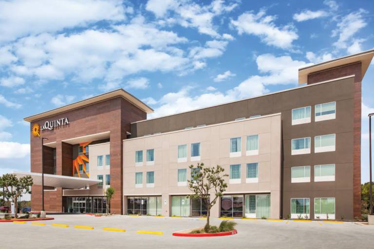 La Quinta Inn & Suites by Wyndham Bardstown in Bardstown, KY