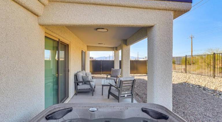 Vacation home with jacuzzi | Pets are welcome — photo 4