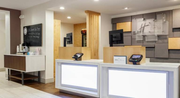 Holiday Inn Express & Suites Newport News By IHG — photo 5