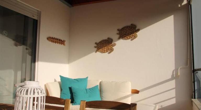 Apartment with pool & garden — photo 4