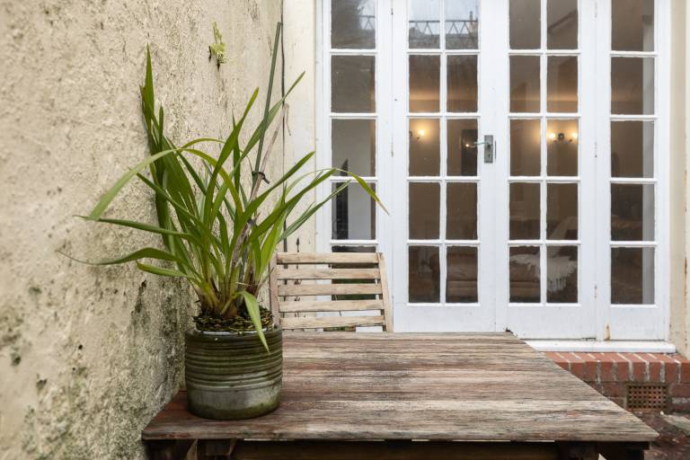 Apartment with patio, garden & fast internet | Next to British Airways i360 — photo 5