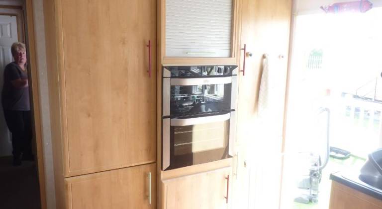 Disabled access C10 Millfields caravan park 2 bedrooms lead person must be over 30 — photo 5