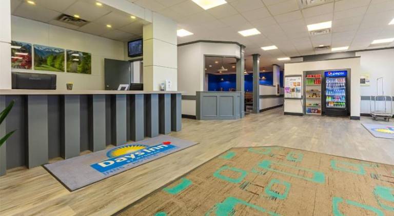 Days Inn by Wyndham Drayton Valley — photo 2