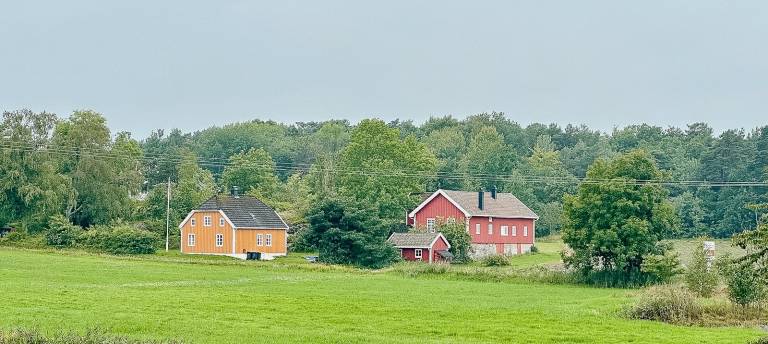 Historic barn and captain's house on Tromøya — photo 2