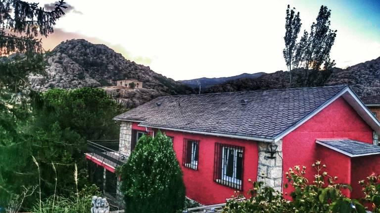 Casa  Miraflores de la Sierra