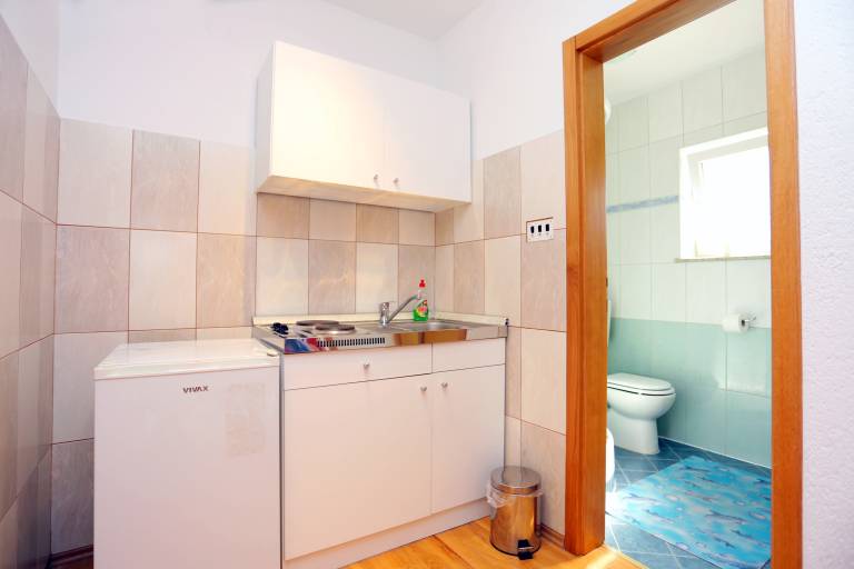 One bedroom apartment with balcony Vranovača, Plitvice (A-17428-a) — photo 4