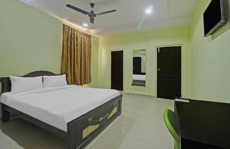 Goroomgo LA GRACE Suit Bhubaneshwar — photo 4