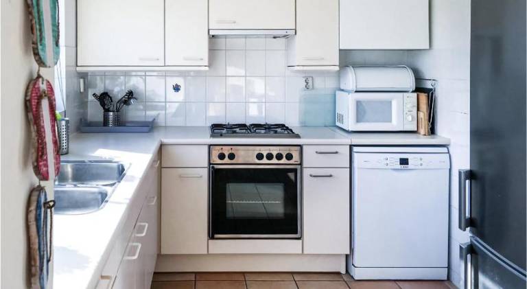 Fully equipped beautiful house with patio, yard & BBQ | Next to the beach | Pets allowed — photo 3