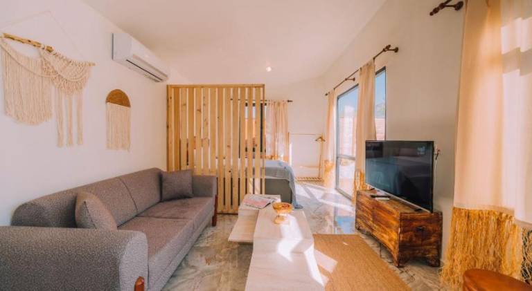 Monk Living Space — photo 2