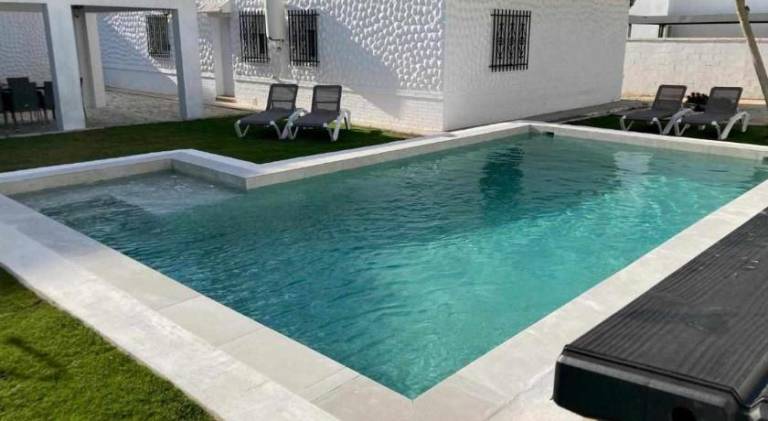 Vacation home with pool in Chiclana de la Frontera