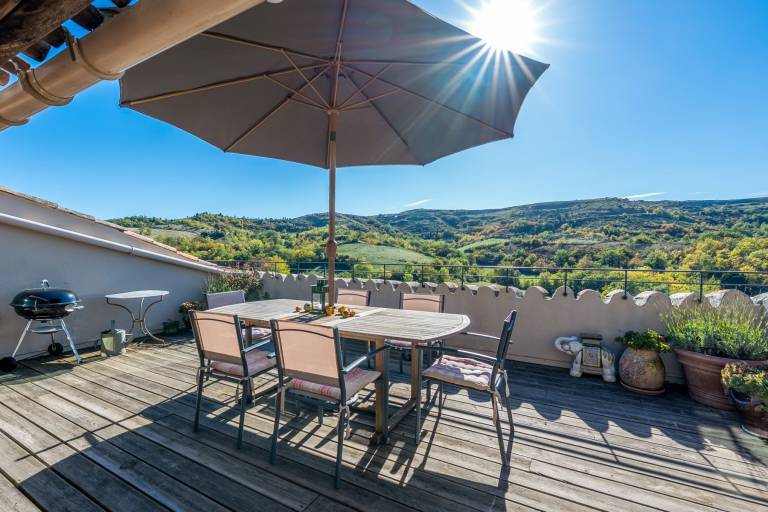 Child-friendly wonderful villa with yard, private pool & barbeque | Pets are welcome — photo 2