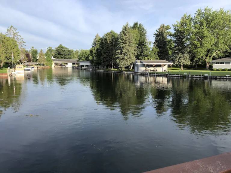 House  Mullett Lake