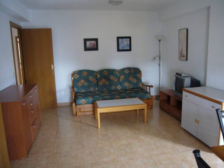 Family-oriented wonderful holiday apartment with patio, yard & pool | City view | Next to the beach | Pet-friendly — photo 4
