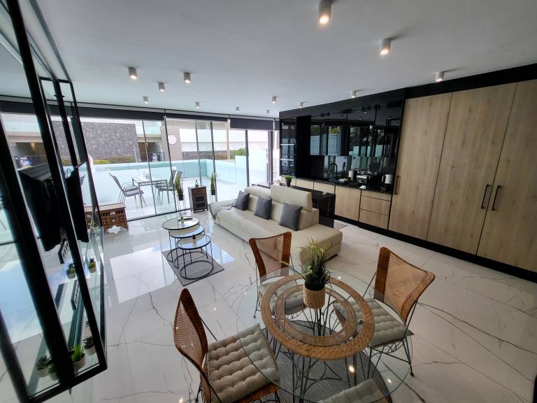 Apartment with terrace, garden & pool — photo 2