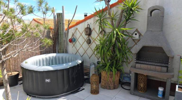 SETE BELLE MAISON DE VILLE 121 m2 A 2 mn DE LA PLAGE AVEC JACUZZI — photo 3