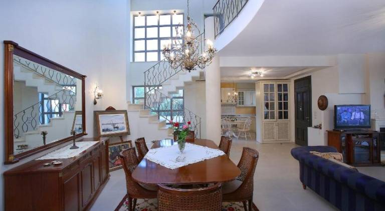 Villa with BBQ, yard & patio | Suitable for remote work — photo 3
