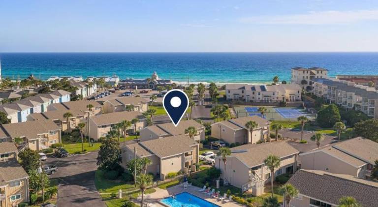 House with pool | Perfect for remote work | Pet-friendly in Destin, FL