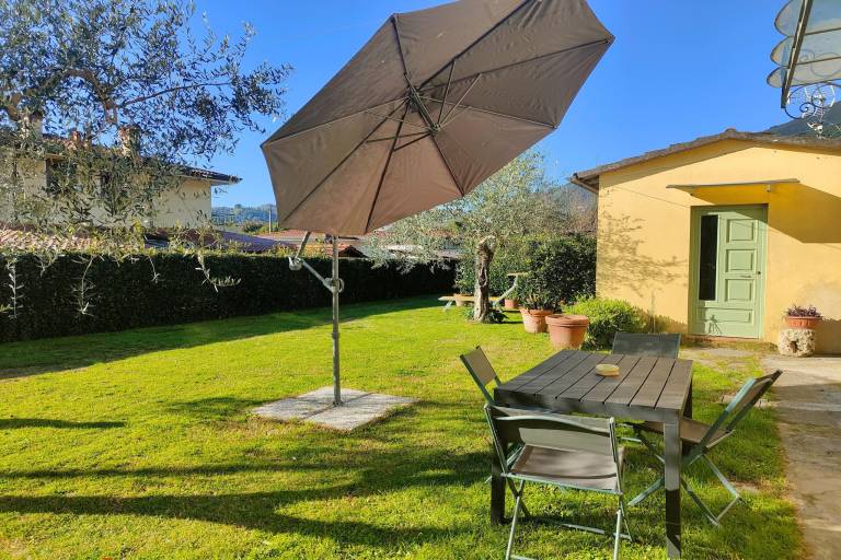 Fully equipped wonderful house with BBQ & garden | Pet-friendly in Camaiore