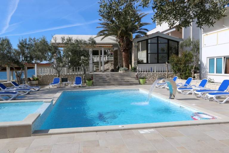 House with terrace & pool | Sea view in Senj