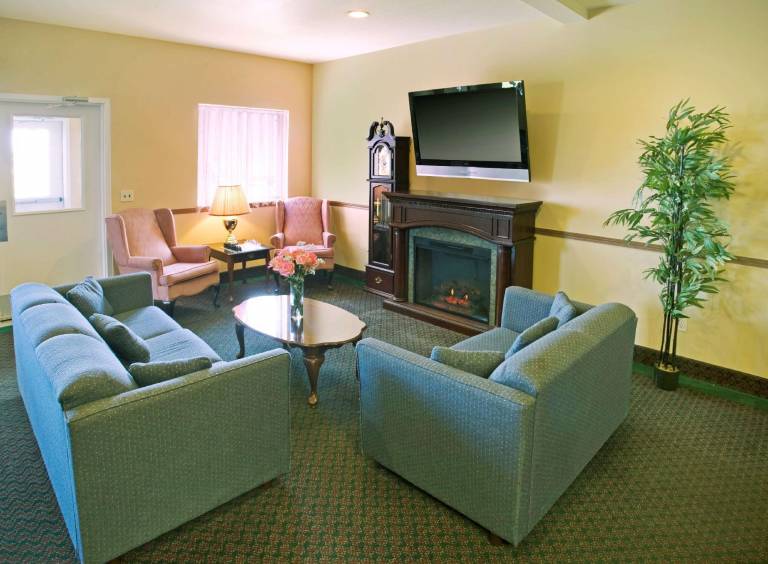 Americas Best Value Inn Gaylord — photo 2