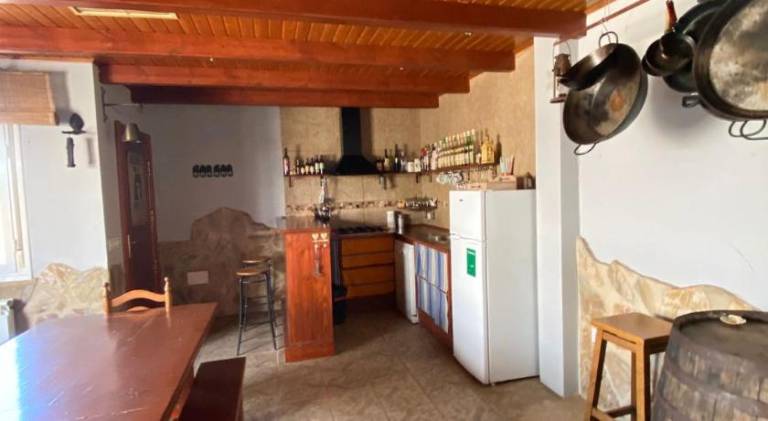 Fully equipped house with barbecue, yard & private pool | Dogs allowed — photo 5