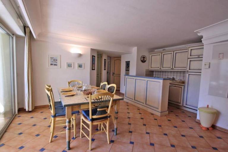 Rental apartment with terrace, pool & garden — photo 3
