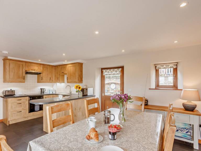 Fully equipped cottage with yard | Pets are welcome — photo 3
