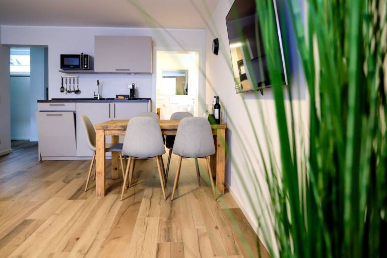 "Experience Comfort and Nature in Our Cozy Smart Resorts Apartment!" — photo 2