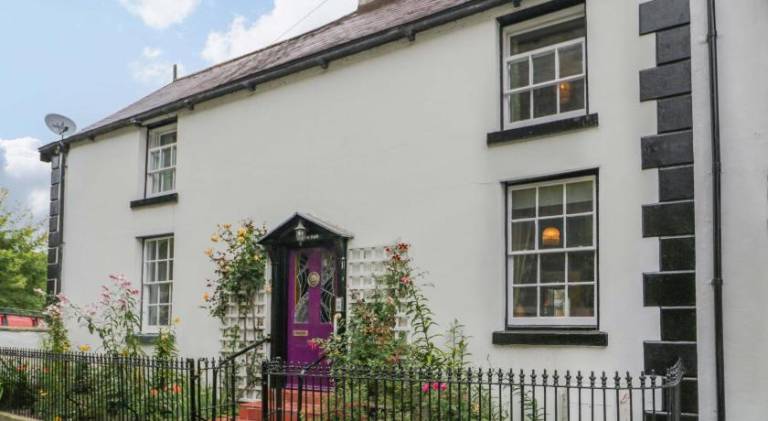 House with 5 rooms for 10 persons in Llangollen