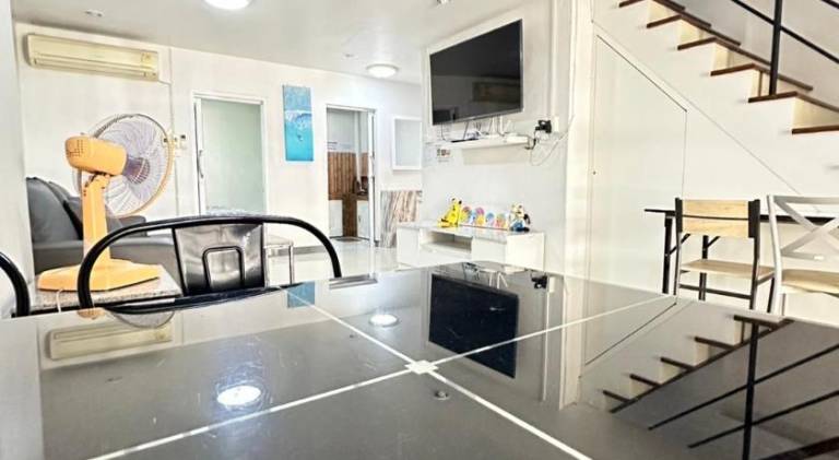 Vacation home with terrace & grill | Pet-friendly — photo 4