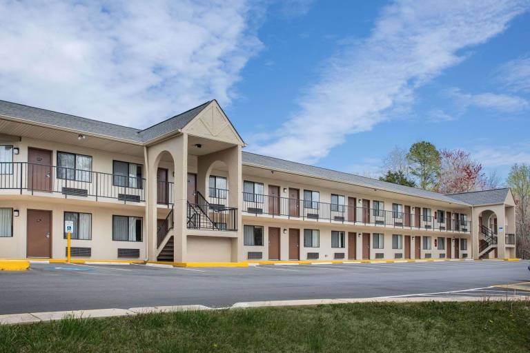 Motel  Elon
