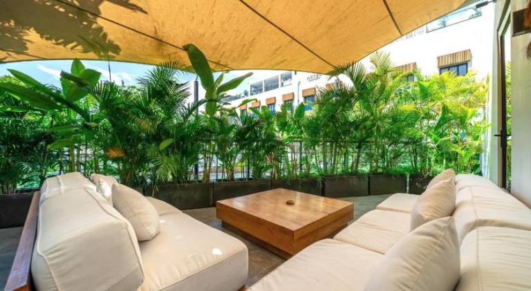 Villa with pool — photo 3