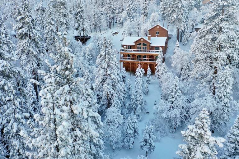 Children-friendly vacation home with private pool & patio | Next to the ski | Pet-friendly in Big Bear Lake, CA