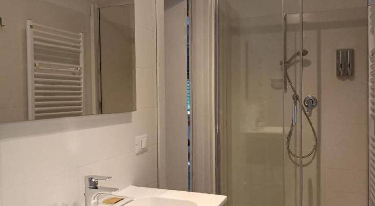 Holiday apartment with 2 rooms for 6 persons — photo 2