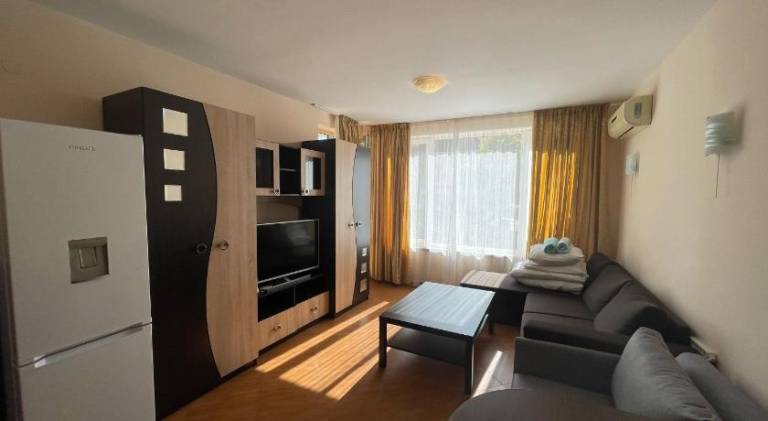 Holiday apartment with garden, private pool & patio — photo 2