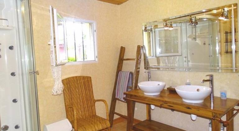 Gite de vinces Lot-et-Garonne situe entre Bordeaux et Toulouse maison rurale, Maison en campagne — photo 2