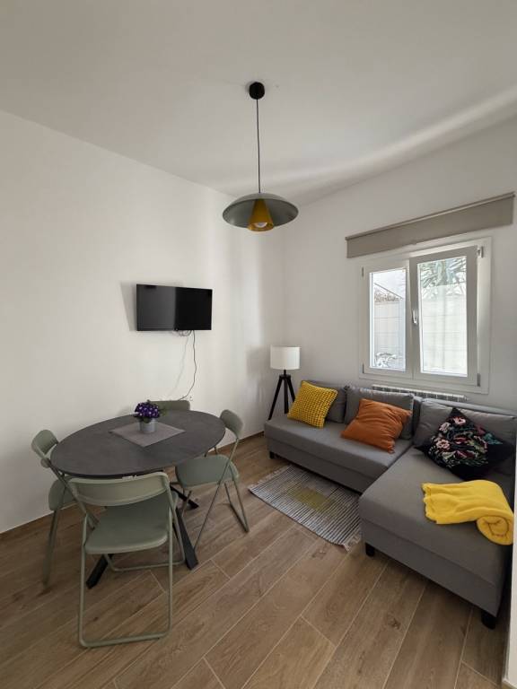 Family-oriented dedicated room with terrace & garden | Garden view | Next to the beach | Pets allowed — photo 2