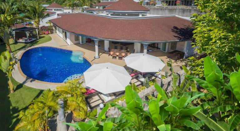 Pleasant villa with pool | Pet-friendly — photo 4